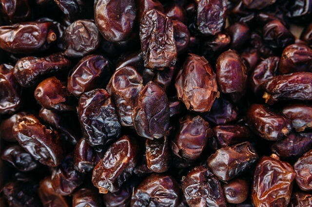 Чим корисні фініки для жінок