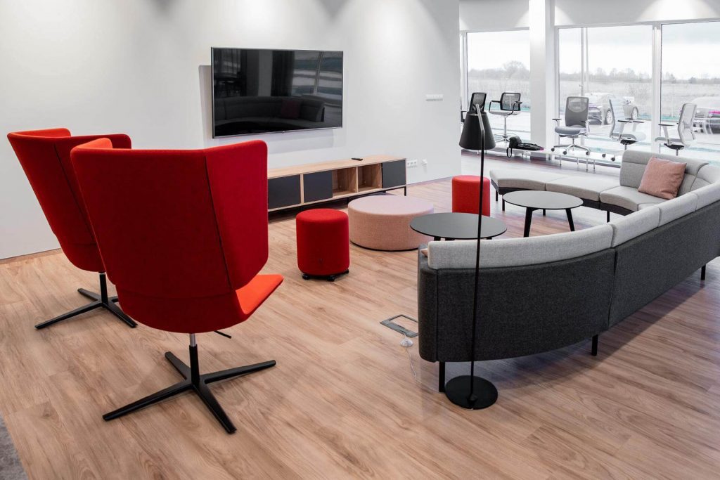 На що звернути увагу при виборі офісного дивана