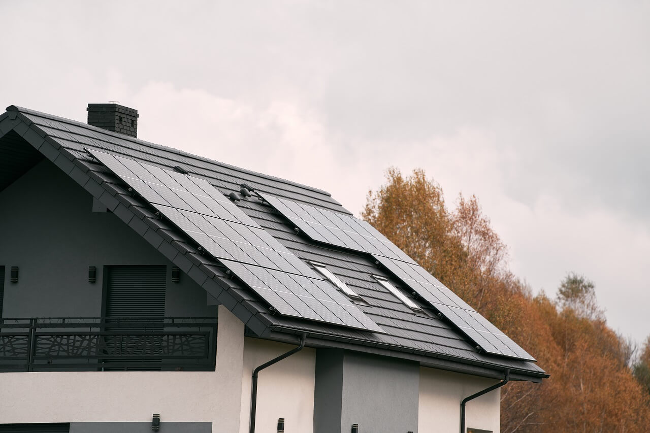 Сонячні панелі + накопичувачі чи окупиться інвестиція